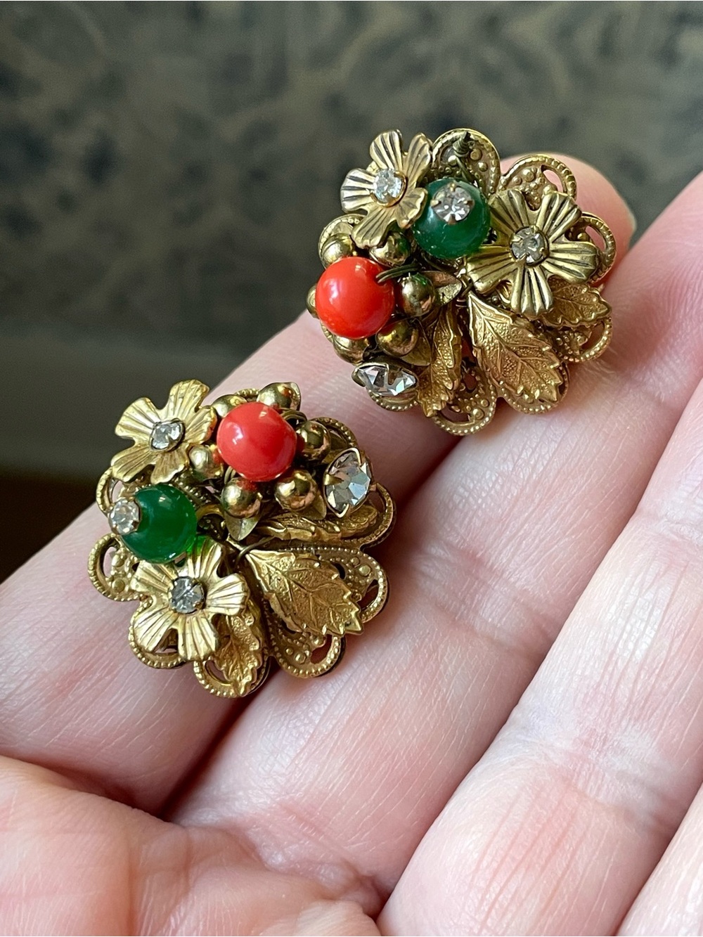 Vintage goldtone signed Amourelle wired clip-on earrings